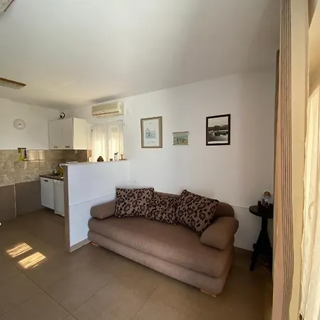 Sara Apartment Omisalj